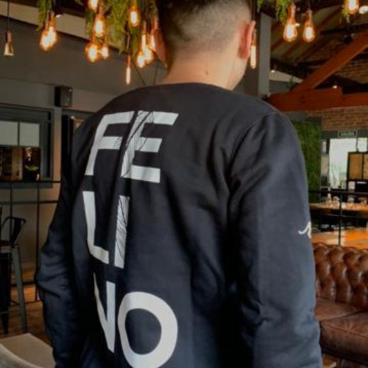 Buzo con cuello redondo